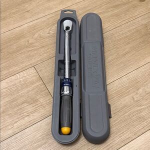 NEW Torque Wrench 3/8 with Gray Case